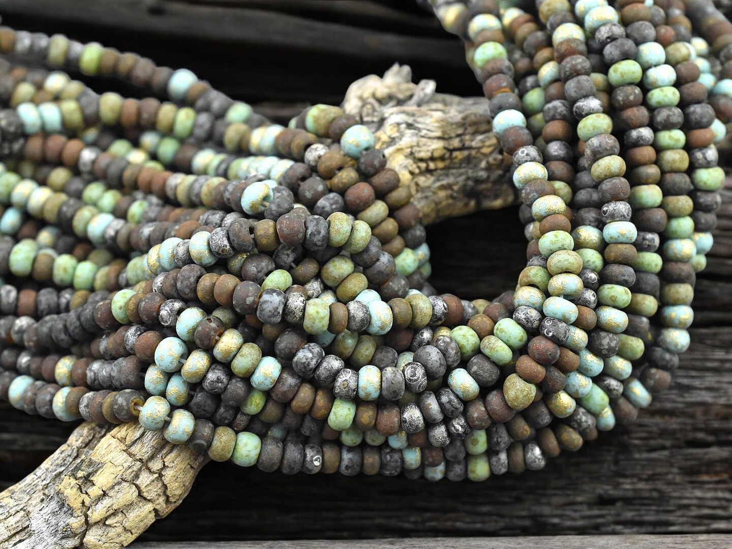 5/0 Aged Matte Jade Jeweled Metallic Mix Seed Beads (20&#x22; Strand)