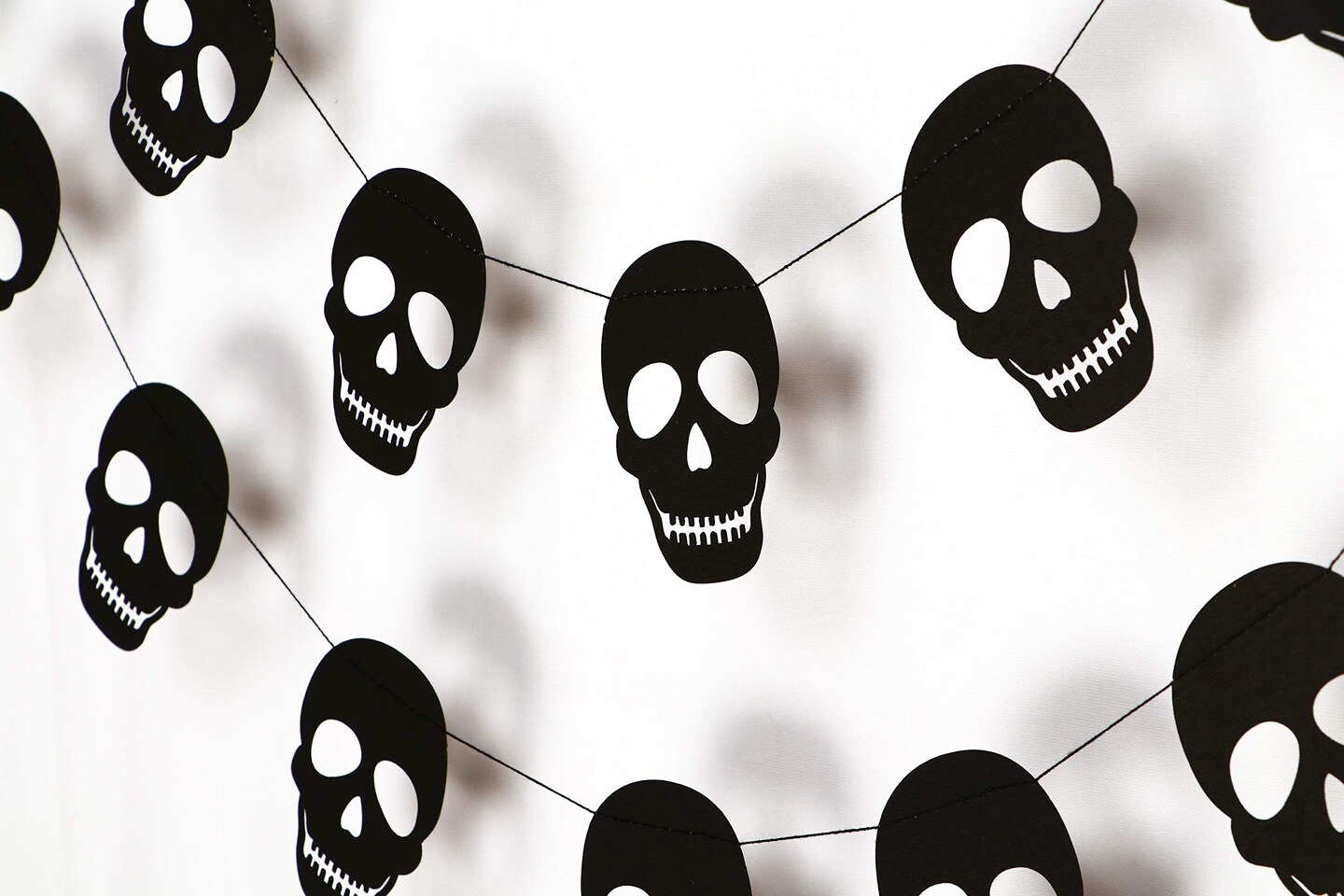 Black Skull Garland - birthday decorations,party decorations,party d&#xE9;cor,creative decoration