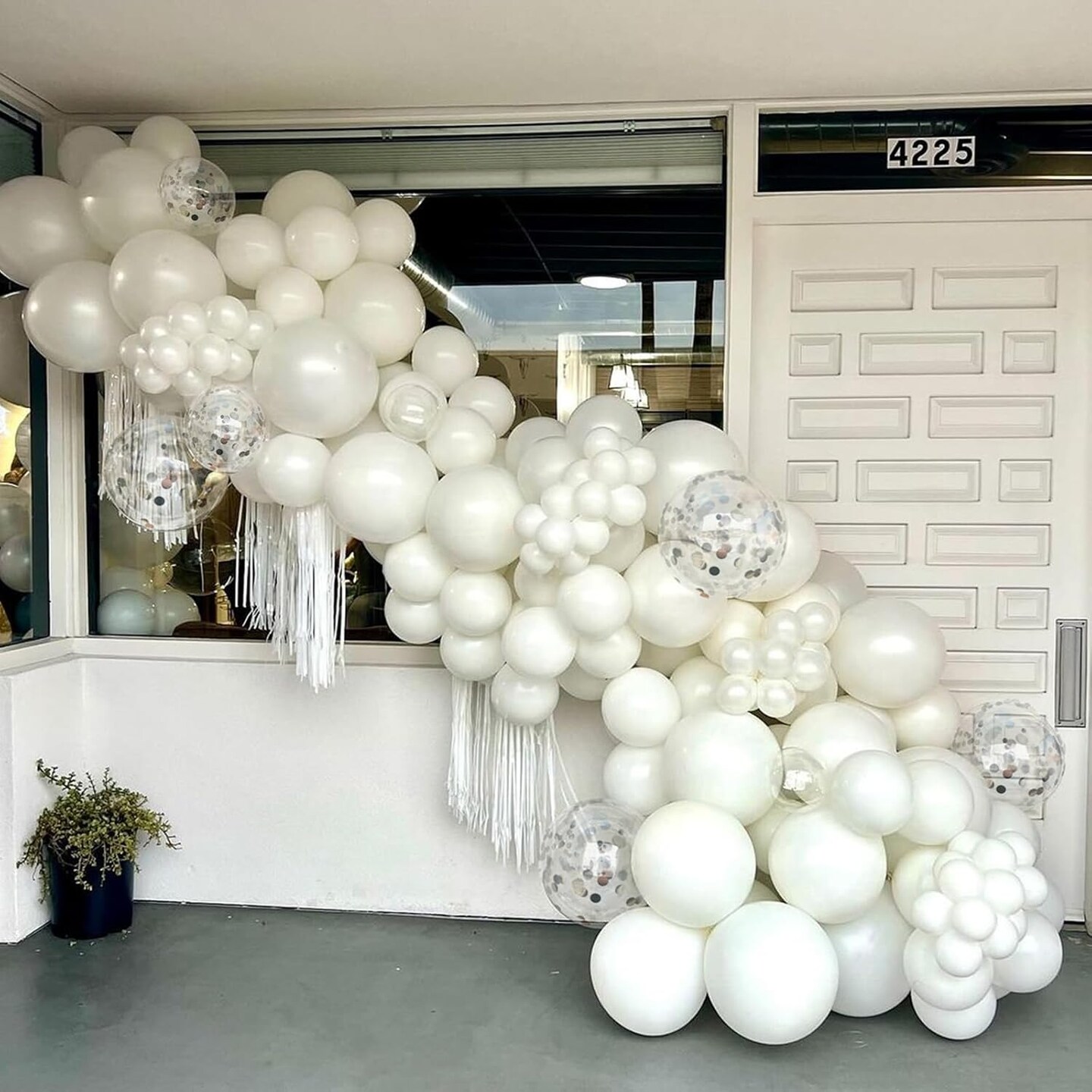 White Balloons, 12 Inch White Latex Balloons Matte White Helium Balloons with Silver Confetti Balloons for Boho Birthday Baby Shower Wedding Valentine&#x2019;s Day Party Decoration