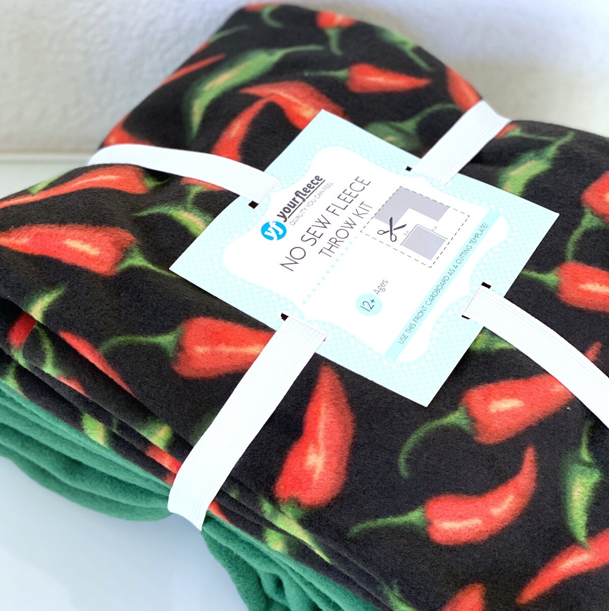 Spicy Cooking Chili Peppers Anti-Pill Premium Anti-Pill No-Sew Throw Fleece Fabric Kit (50x60)