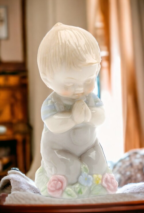 Ceramic Praying Boy Figurine, Religious D&#xE9;cor, Religious Gift, Church D&#xE9;cor, Baptism Gift
