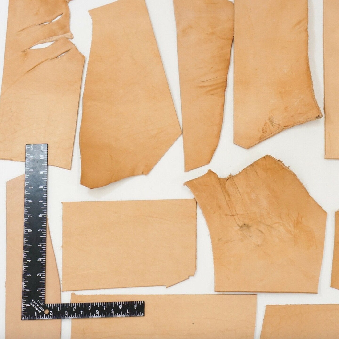 ELW 4LB Vegetable Tan Tooling Cowhide Leather Scraps - HEAVY WEIGHT 7oz-12oz