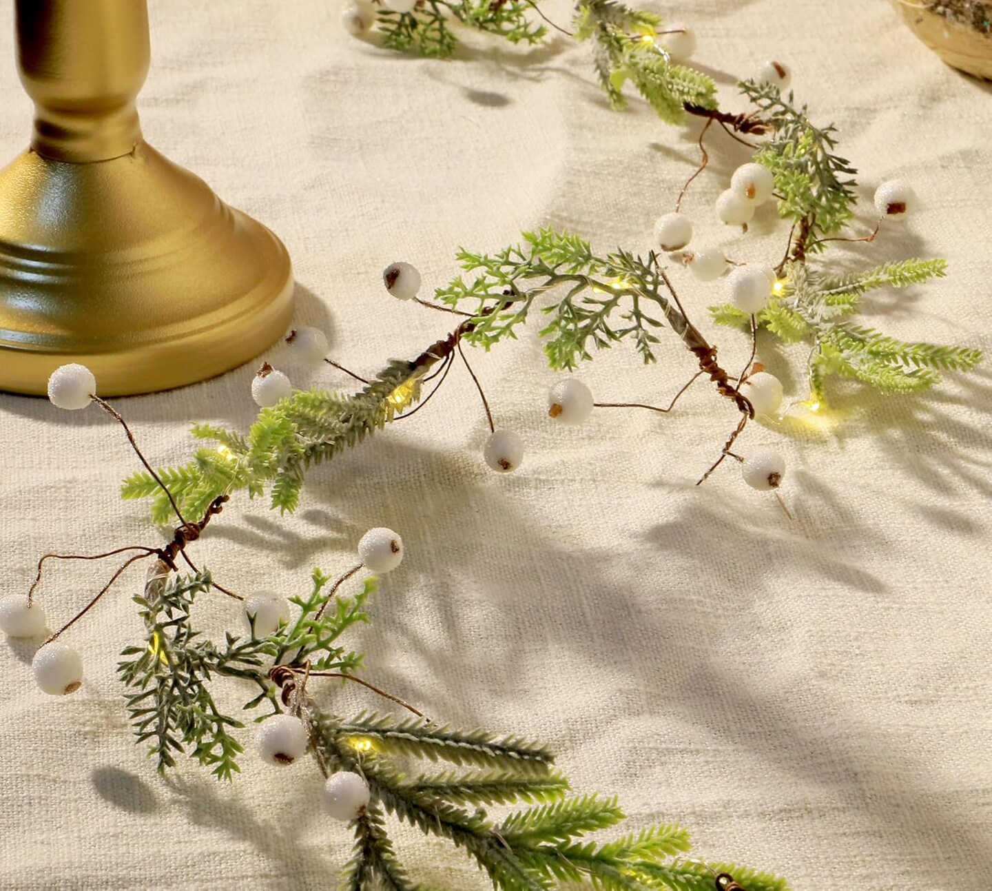 Pine Branch String Lights Norfolk Pine Garland with White Berry 6.5FT &#x26; 25LEDs Christmas Garland with Lights Battery Operated Lighted Christmas Garland for Mantle Christmas Tree Decorations