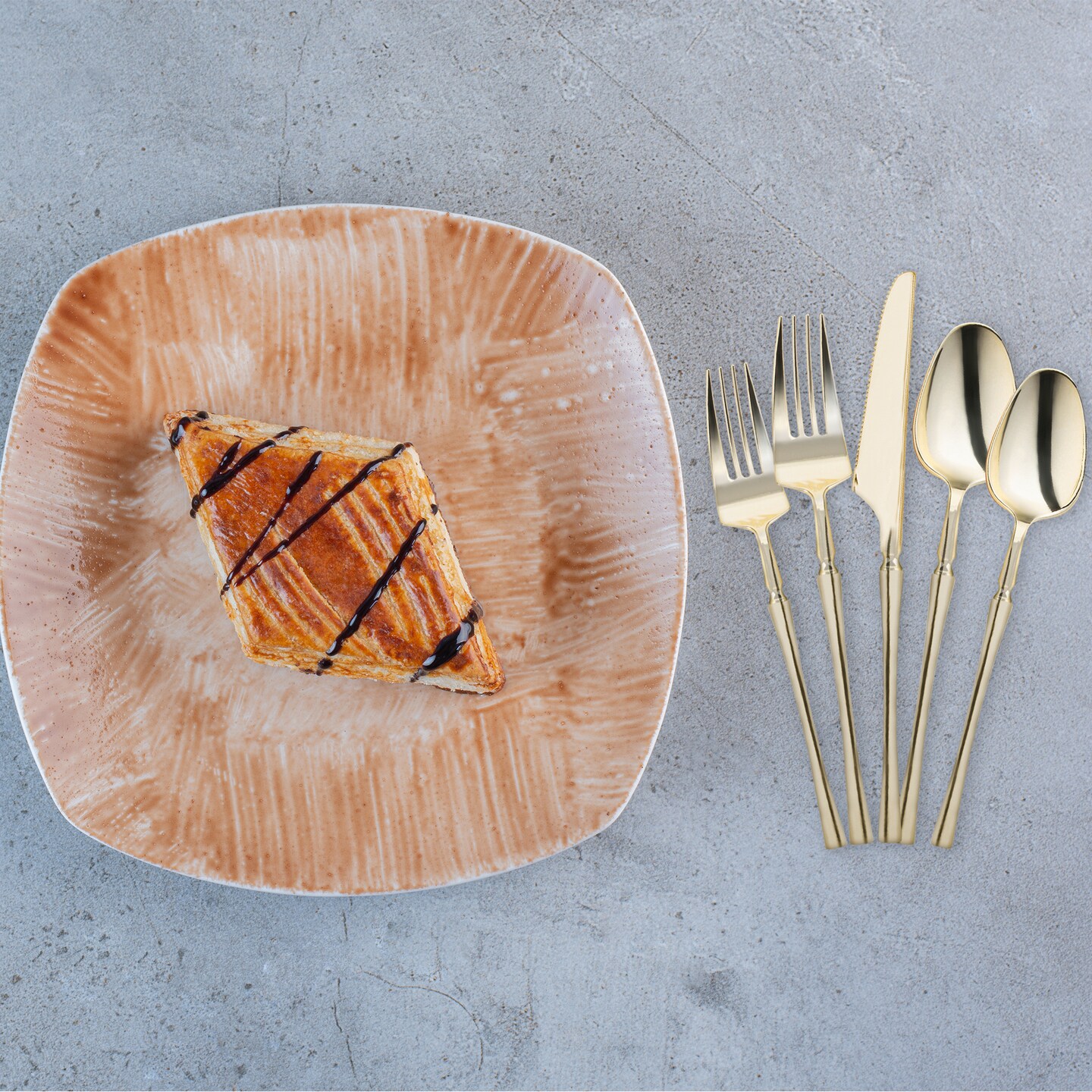 Shiny Gold Moderno Disposable Plastic Cutlery Set (300 Guests)