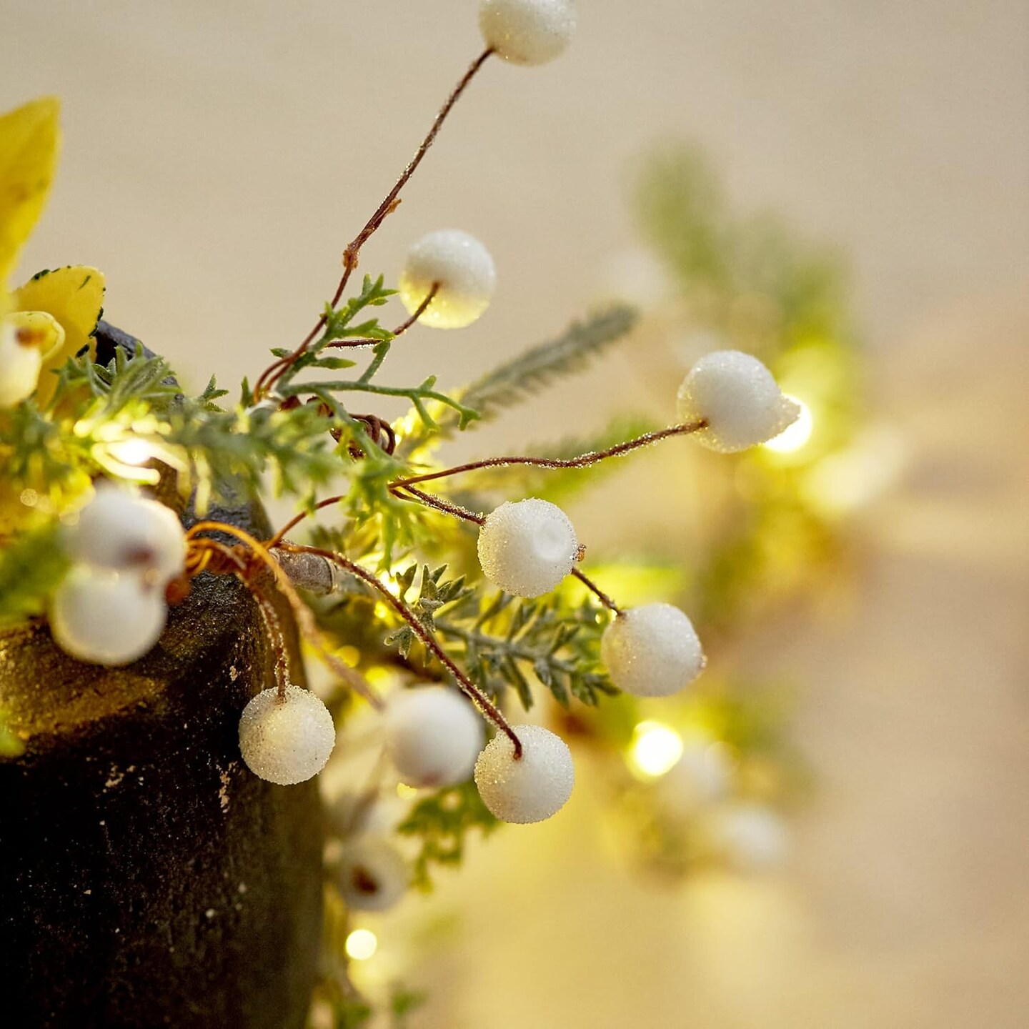 Pine Branch String Lights Norfolk Pine Garland with White Berry 6.5FT &#x26; 25LEDs Christmas Garland with Lights Battery Operated Lighted Christmas Garland for Mantle Christmas Tree Decorations