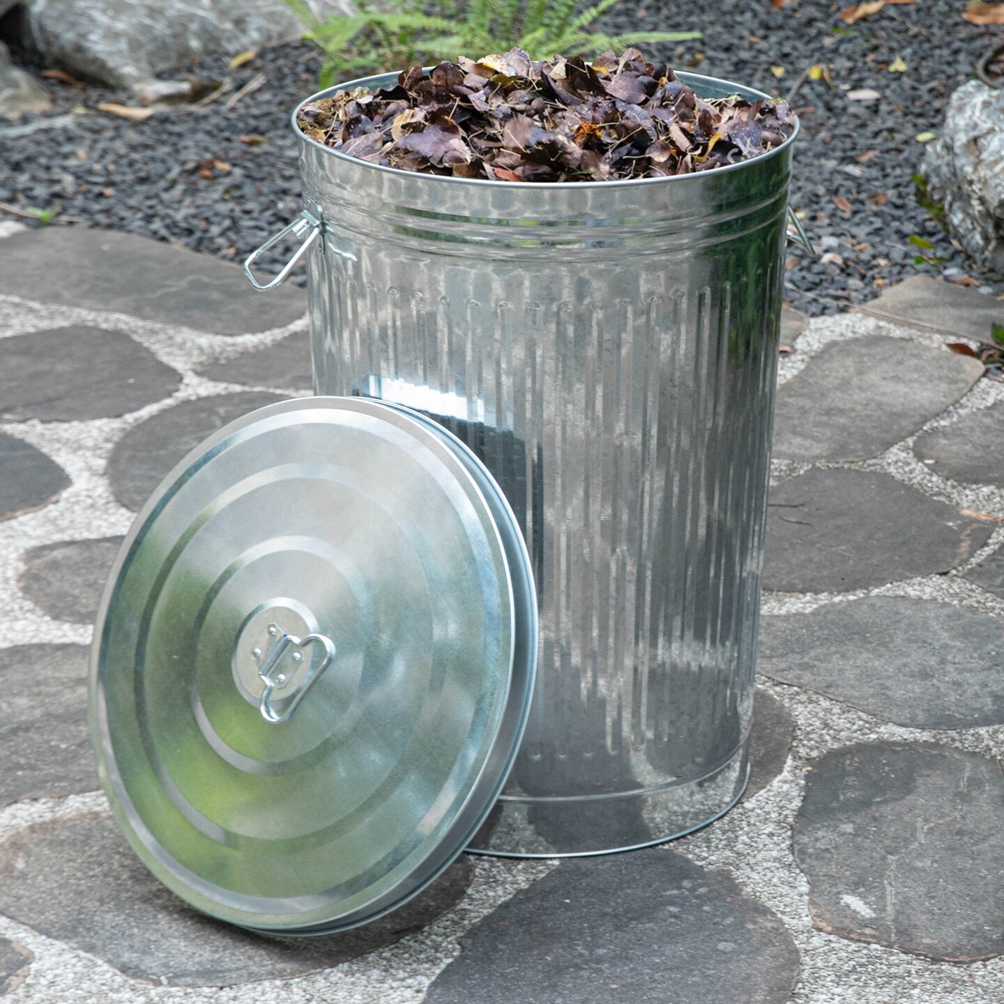 Gardenised Round Galvanized Steel, Trash Can with Lid - Durable Metal Bucket for Backyard, Lawn, Garden and Yard Use - Weather-Resistant Garbage Can for Indoor and Outdoor