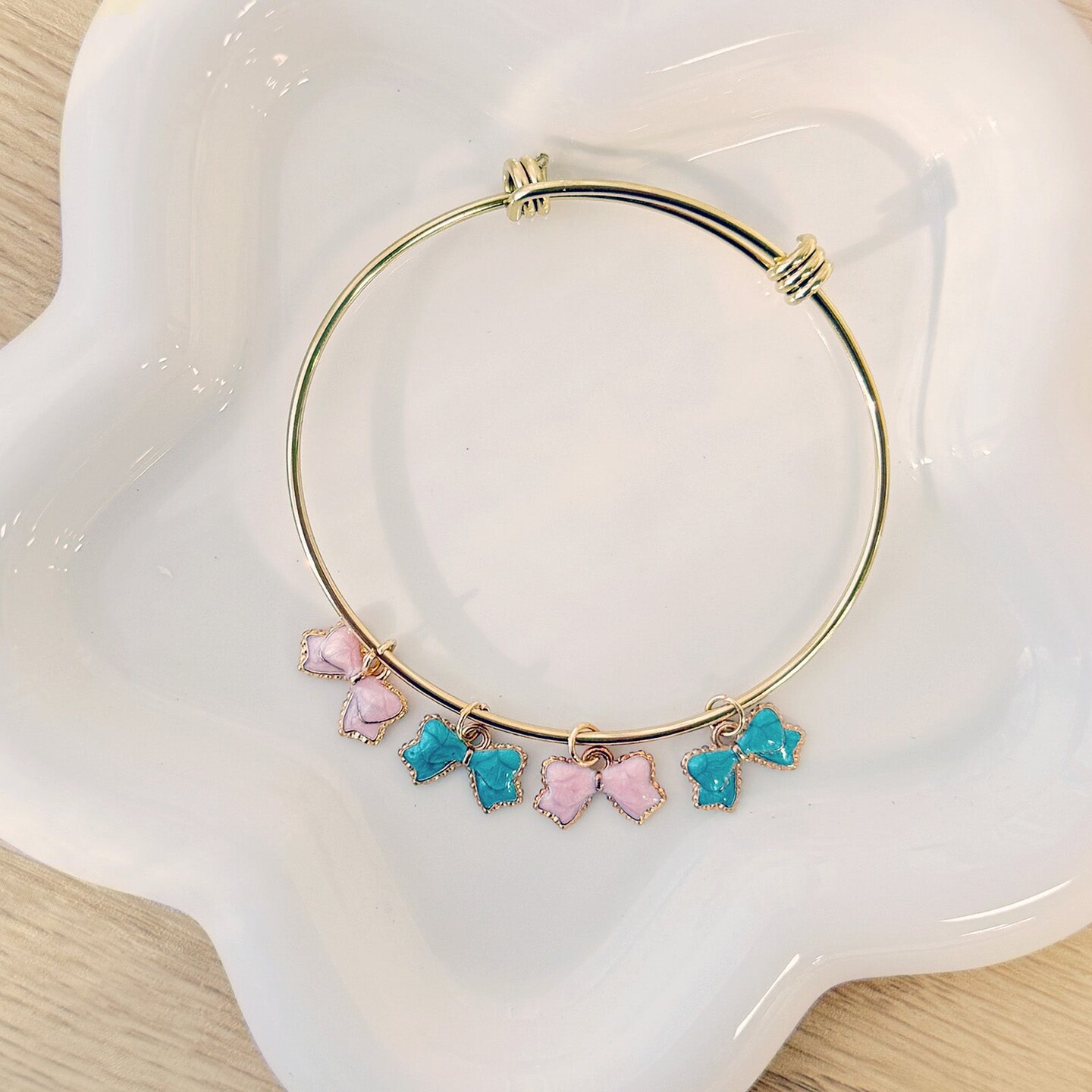 Wrapables Nature Charms for Jewelry Making Enamel Pendants, (Set of 20), Pink Bow