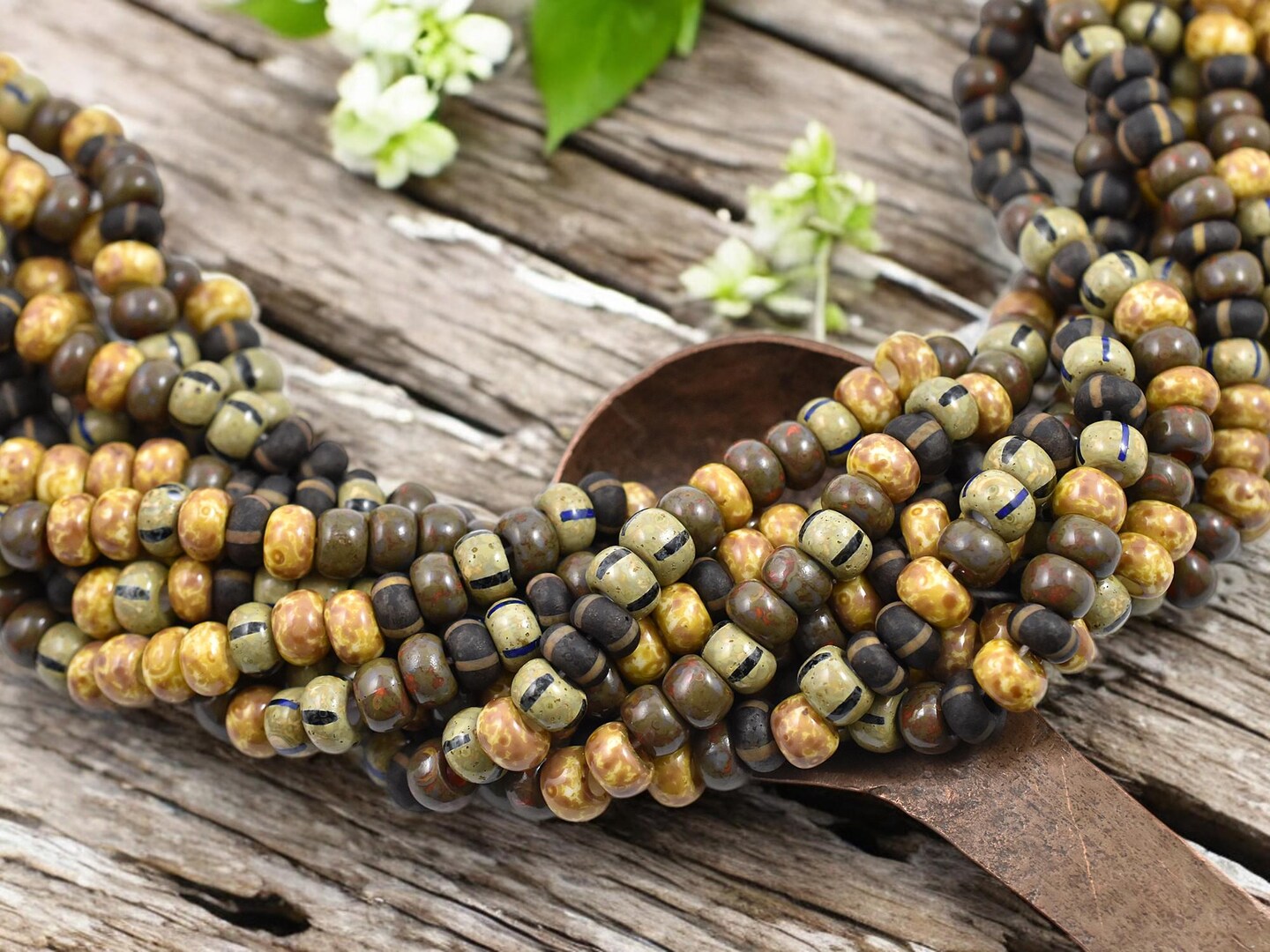 1/0 Aged Burgandy Striped Picasso Mix Seed Beads (20&#x22; Strand)