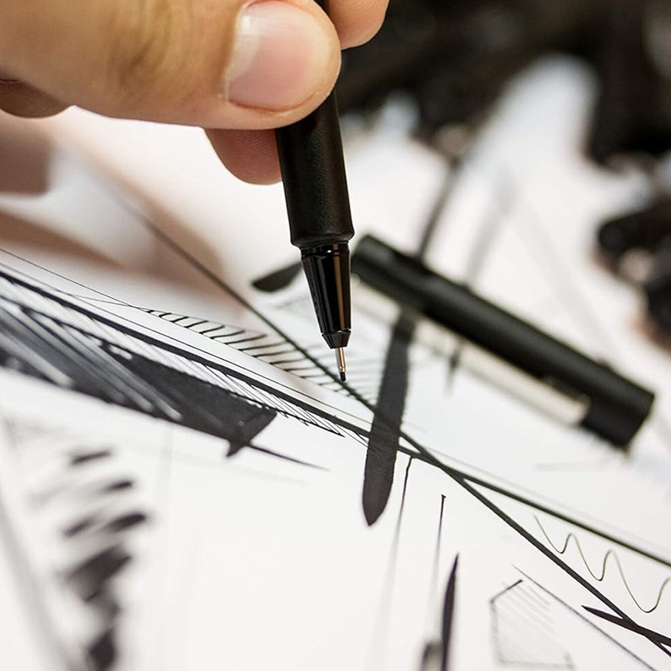 Molotow Blackliner Pen, Variable Tip Sizes, Black Permanent Ink, 1 Each