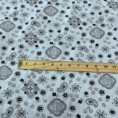 1 Yard Bandana Print Poly Cotton Fabric 58&#x22;