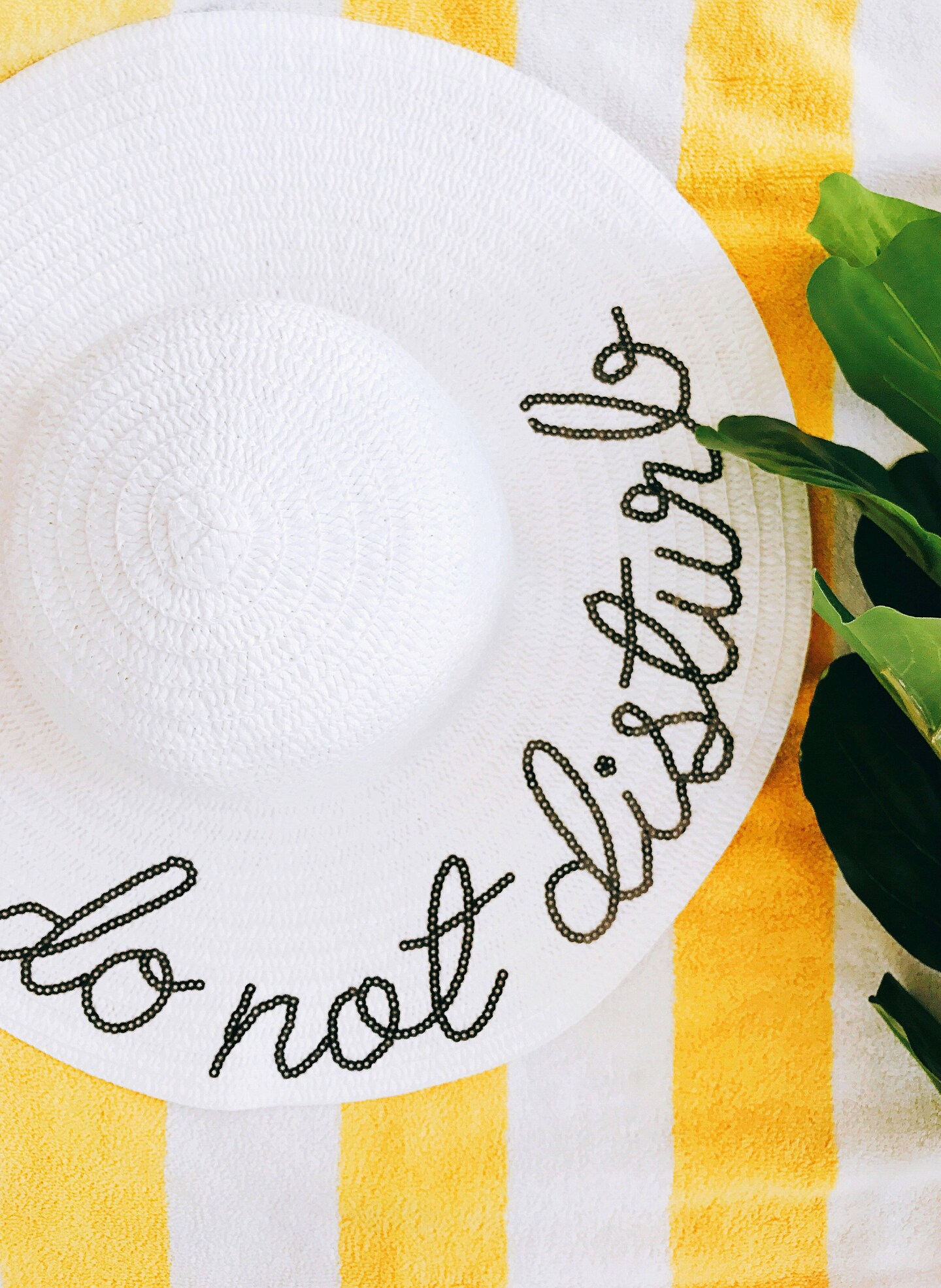 🌺 Create a Beautiful Cabana Summer Tablescape image 1