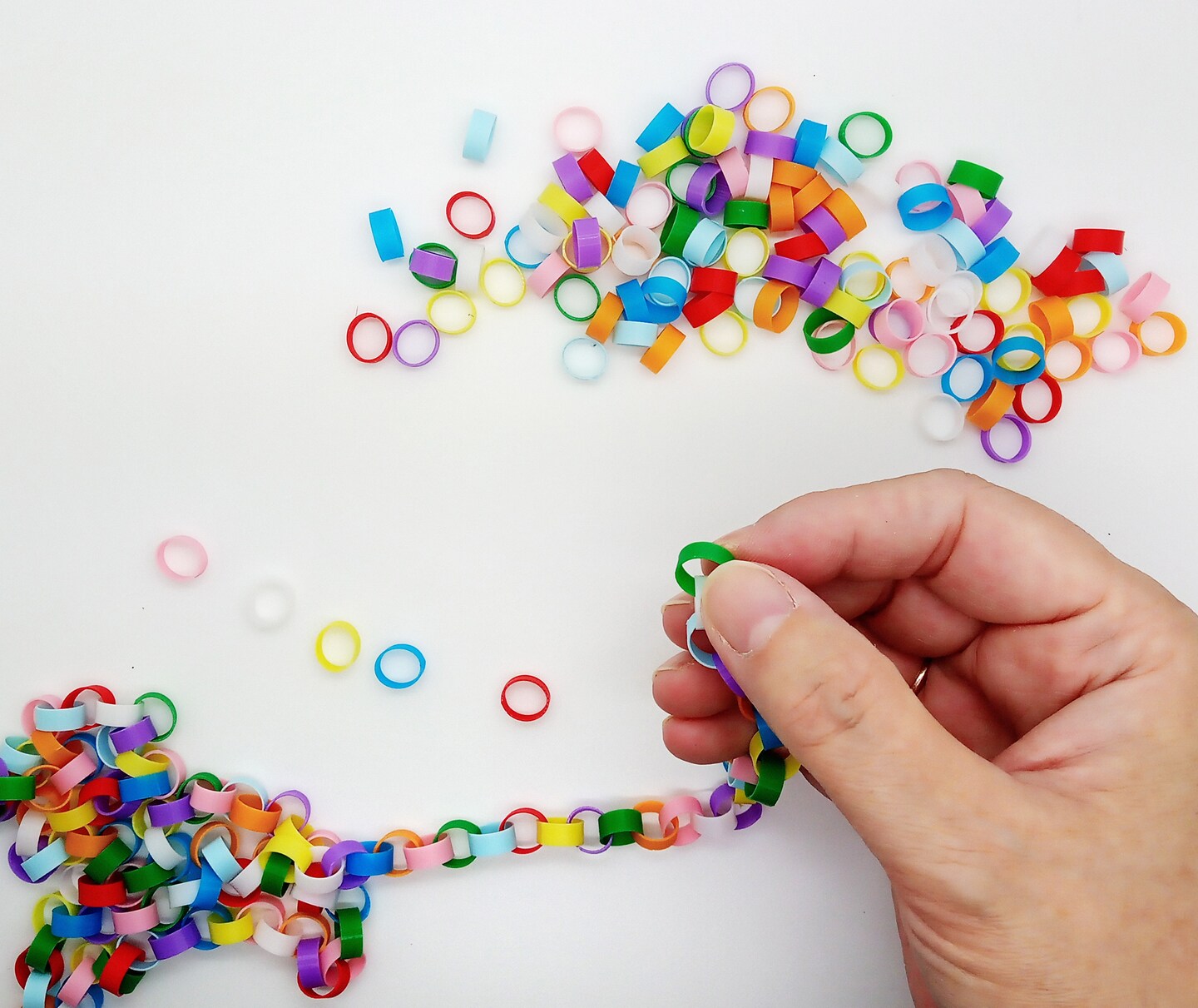 Chain Garland Kit for Dollhouse Celebrations &#x26; Miniature Christmas Trees, Adorabilities
