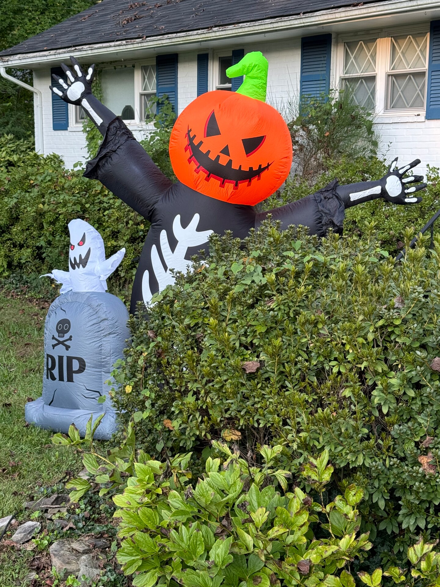 8FT Halloween Inflatable Pumpkin Grim Reaper &#x26; Ghost Tombstone - LED Lighted Yard Decoration