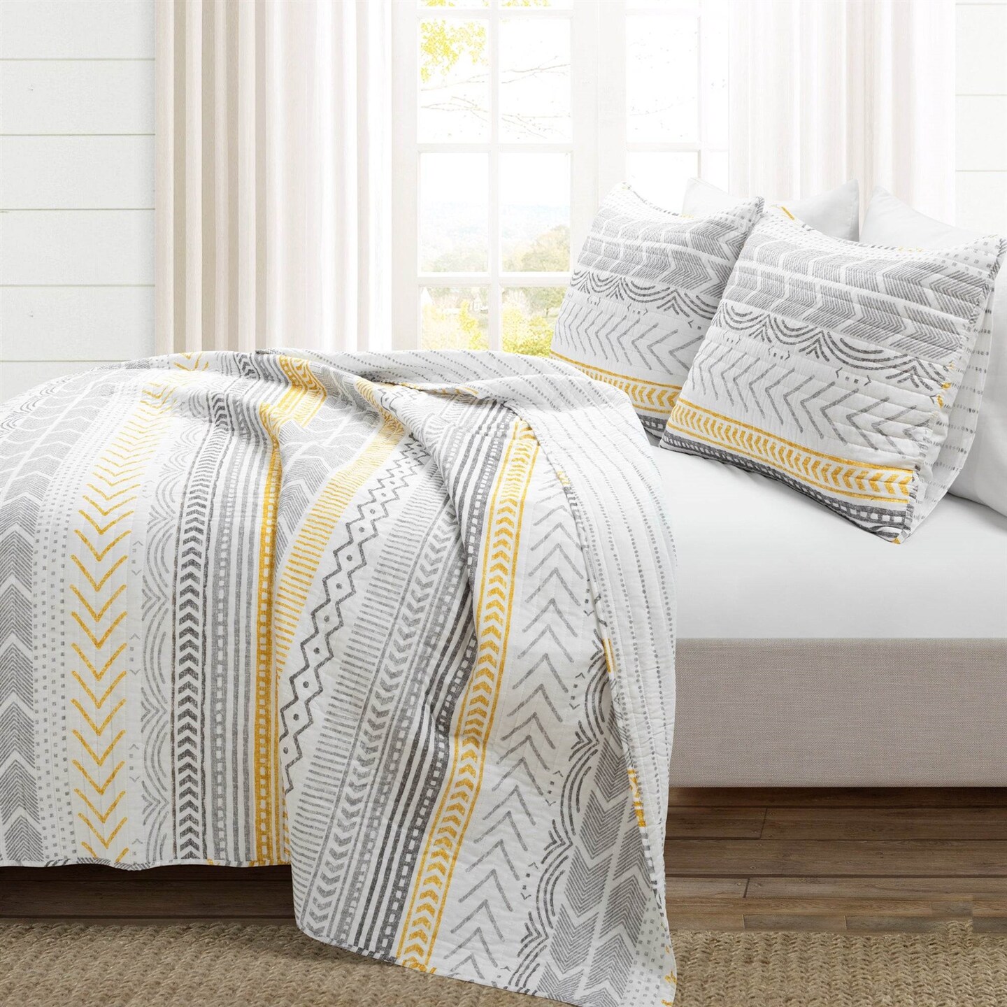 3 Piece Lightweight Cotton Quilt Set Grey White Yellow Reversible Bedding with Pillow Shams