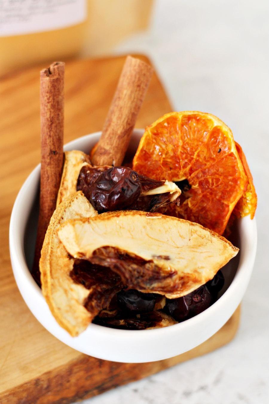 Merry and Bright Citrus Spice Simmer Pot Kit - Simmering Stovetop