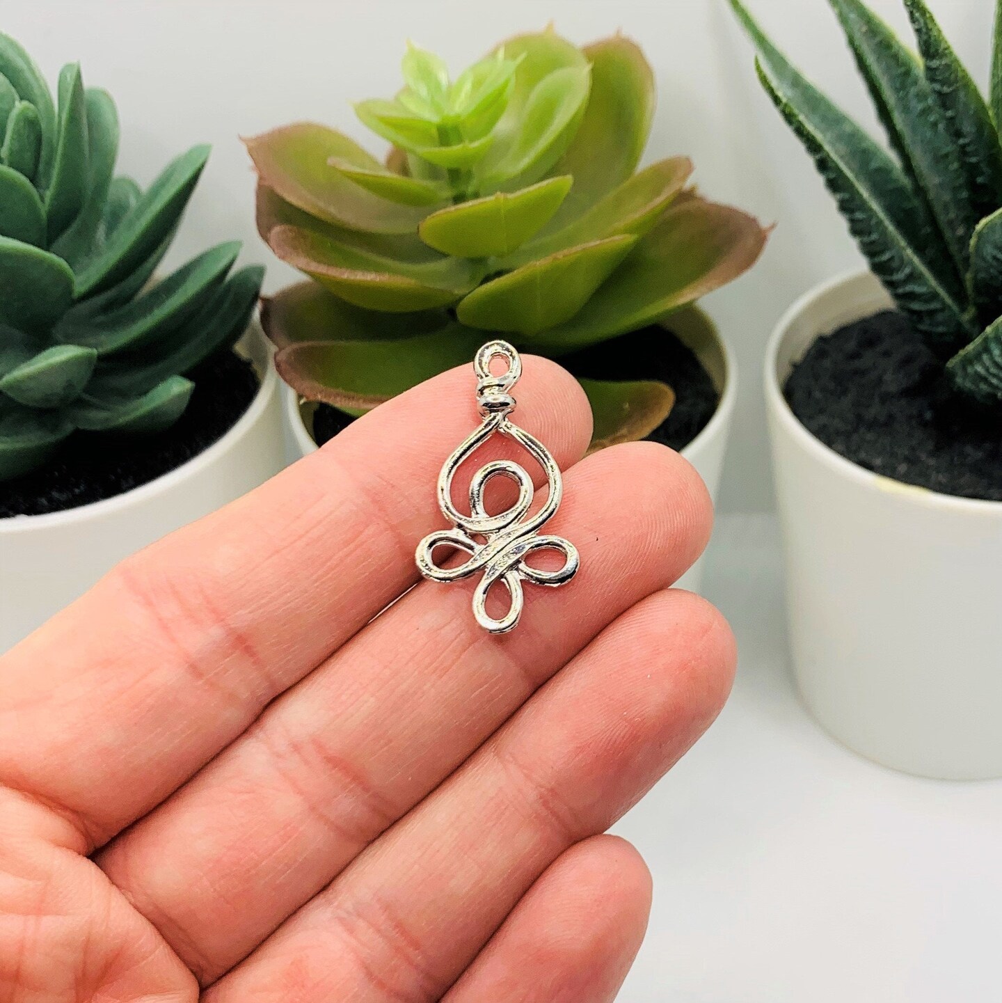 Silver Decorative Knot Connector Charms, 28x15mm