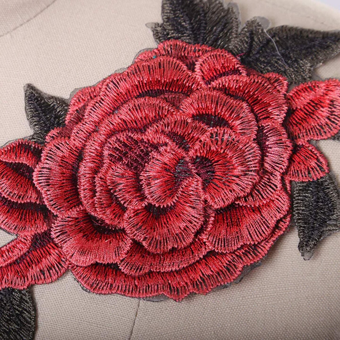 Red Color Embroidered 3D Flower Patch Iron On for Costume and Clothing