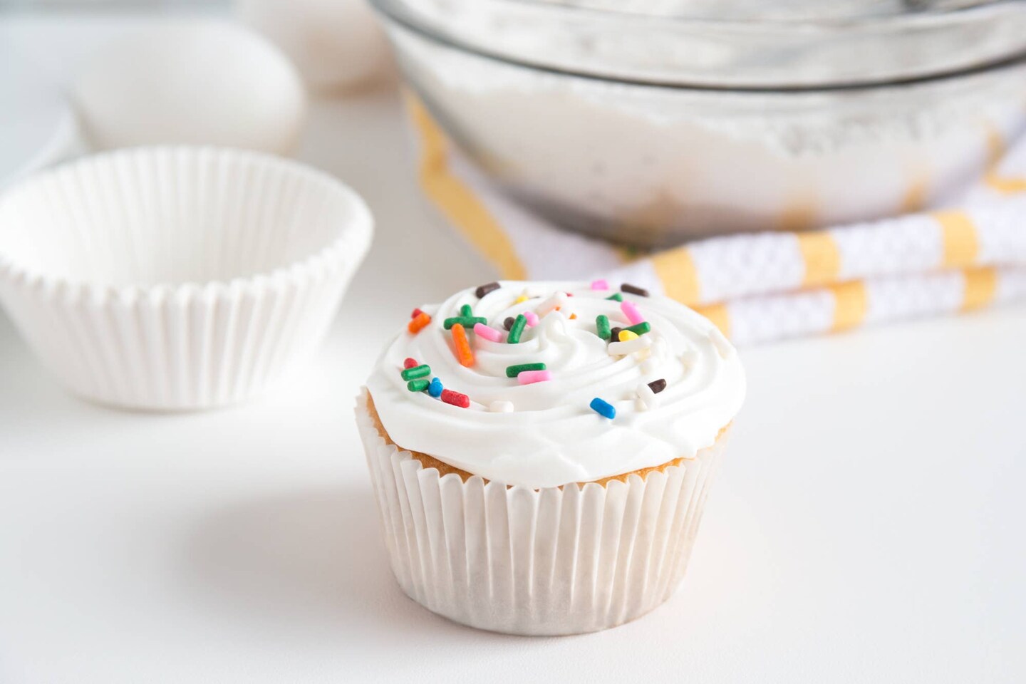 Fox Run Standard White Cupcake Liners, 50 Count, 3&#x22; x 3&#x22;