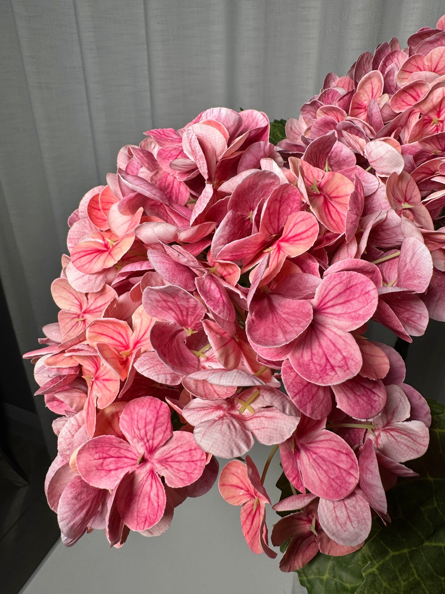 Ariane Lifelike Artificial Pink Burgundy Hydrangea Flowers 20&#x201D; Real Touch, Set of 3, Faux Silk Stems for Wedding, Fall D&#xE9;cor, Home Styling, and Centerpieces
