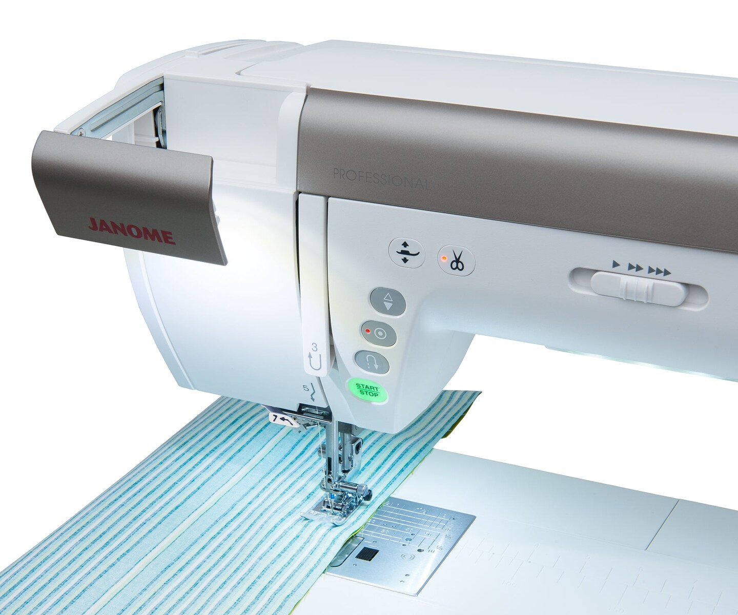 Janome Horizon Memory Craft 9450QCP Sewing and Quilting Machine