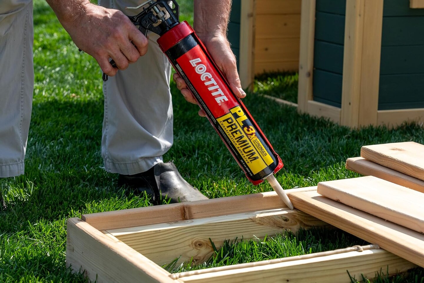 PL Premium Polyurethane Construction Adhesive, Versatile Construction Glue for Wood, Concrete, Stone, Metal &#x26; More