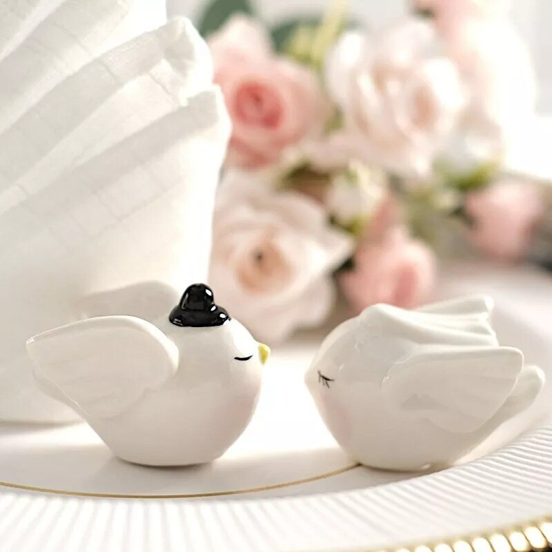 2.5" White Love Birds Salt Pepper Shakers Wedding Favors Gift Box Party Events
