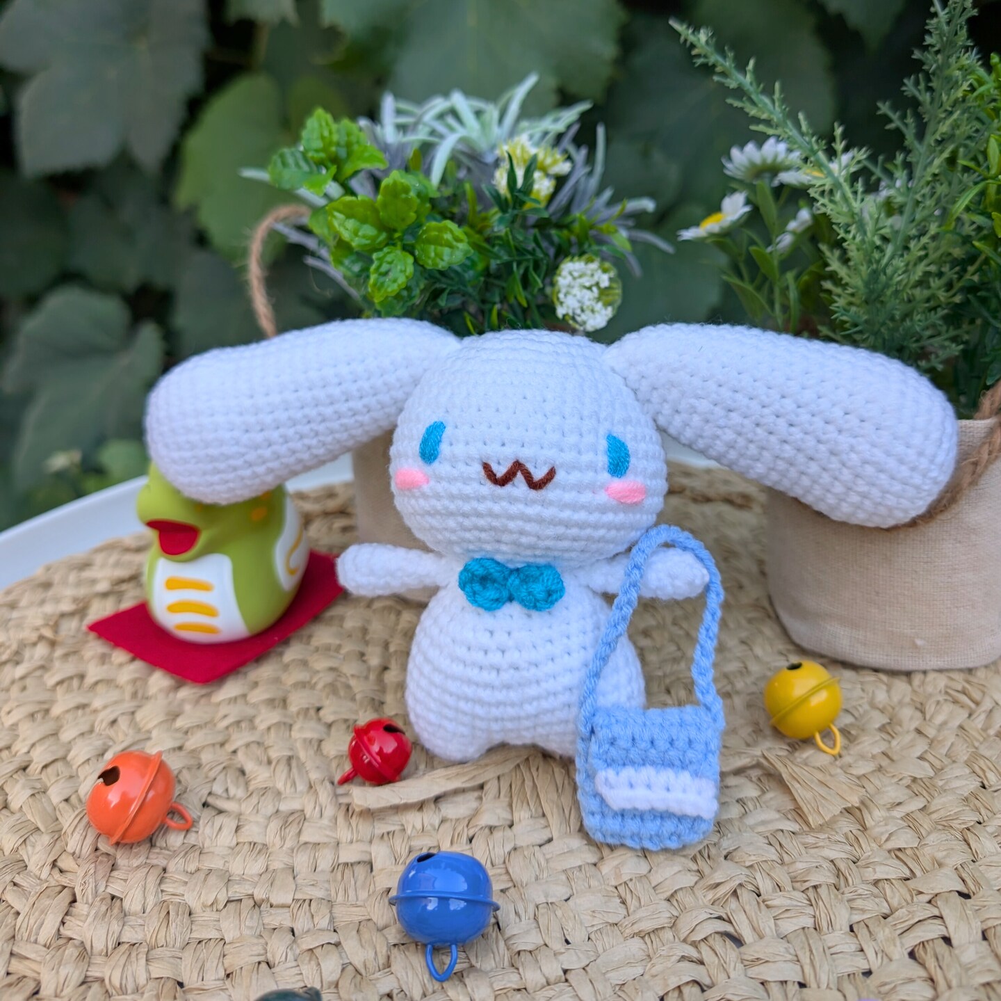 Cinnamon Roll Messenger Bag Crocheted Plush | Japanese Anime