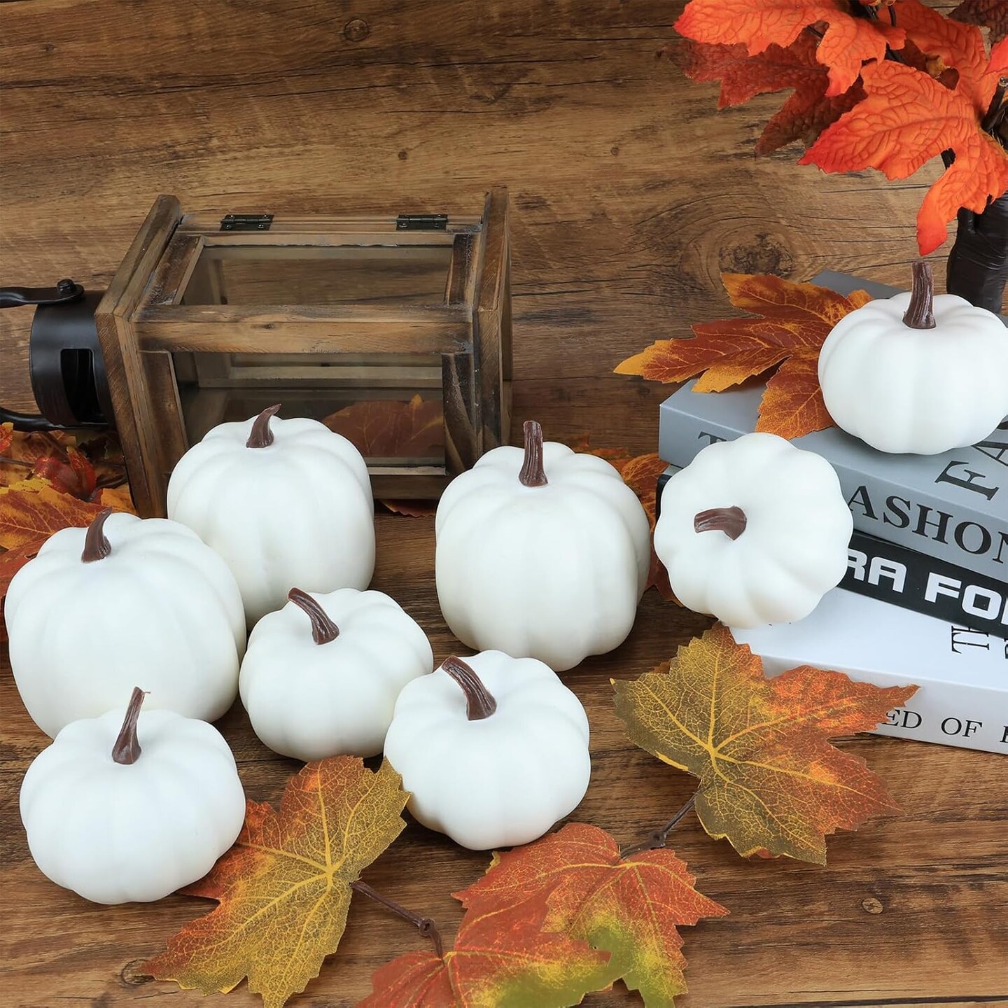 For Halloween and Thanksgiving parties, these 8 pieces of white artificial fake pumpkins are perfect as a table centerpiece or autumnal home decoration.