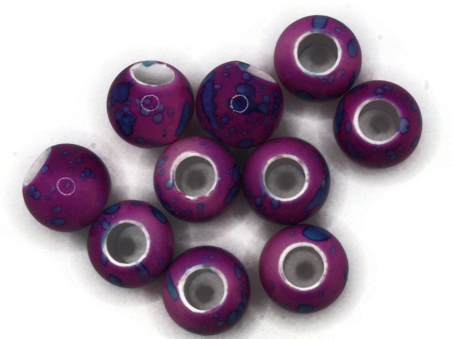 10 20mm Large Hole Macrame Beads Bright Purple and Blue Spatter Paint Round Plastic Beads