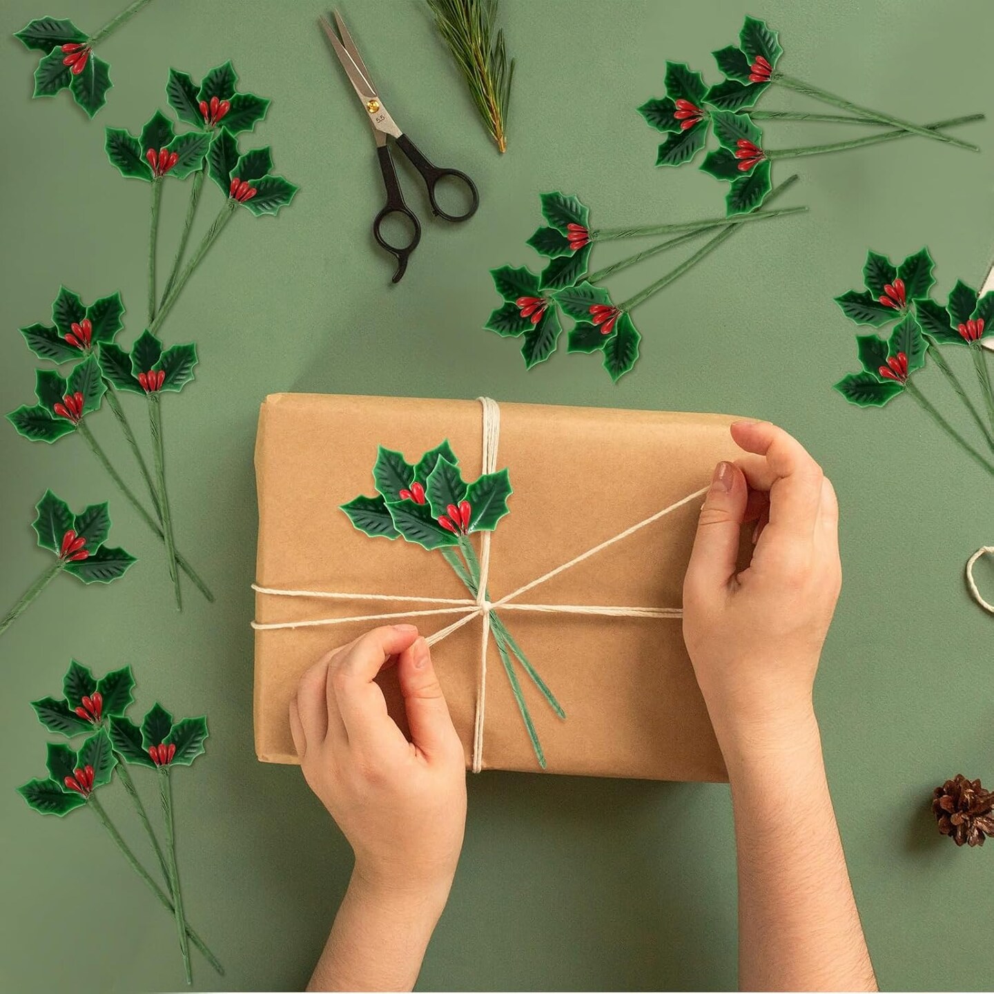 48 Pcs Lacquered Holly Picks (Green)