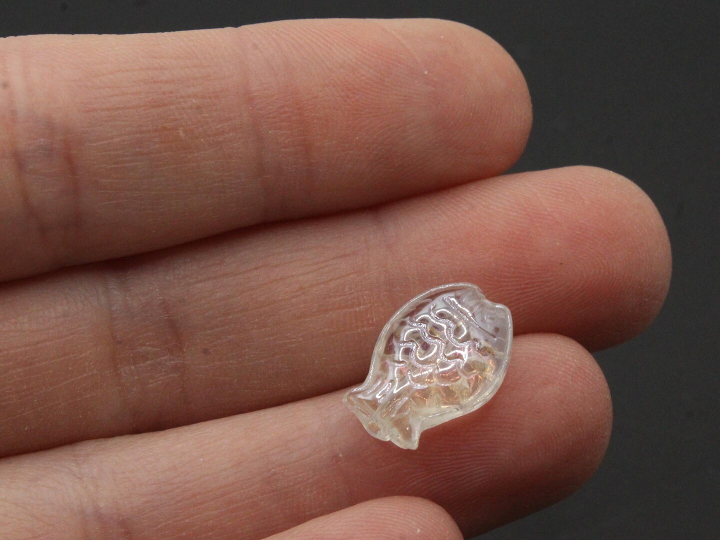 10 14mm Clear Pressed Glass Fish Beads