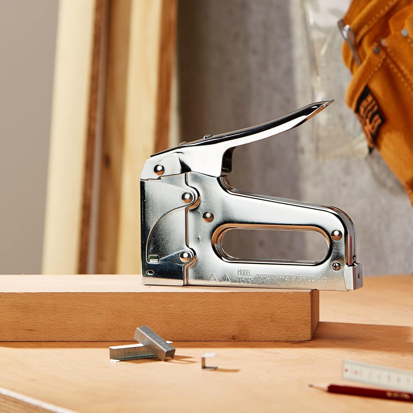 T50 Heavy Duty Staple Gun for Upholstery, Wood, Crafts, DIY and Professional Uses, Manual Stapler Uses 1/4&#x201D;, 5/16&#x201D;, 3/8&#x22;, 1/2&#x22;, or 9/16&#x201D; Staples