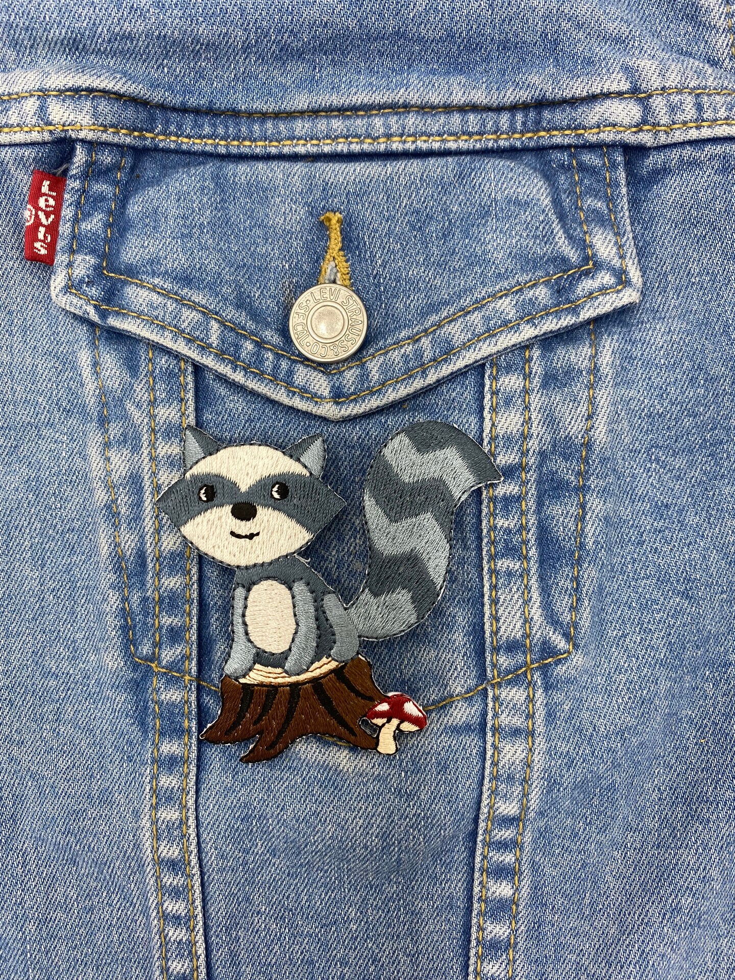 Raccoon on Tree Stump, Woodland Animals, Embroidered, Iron on Patch