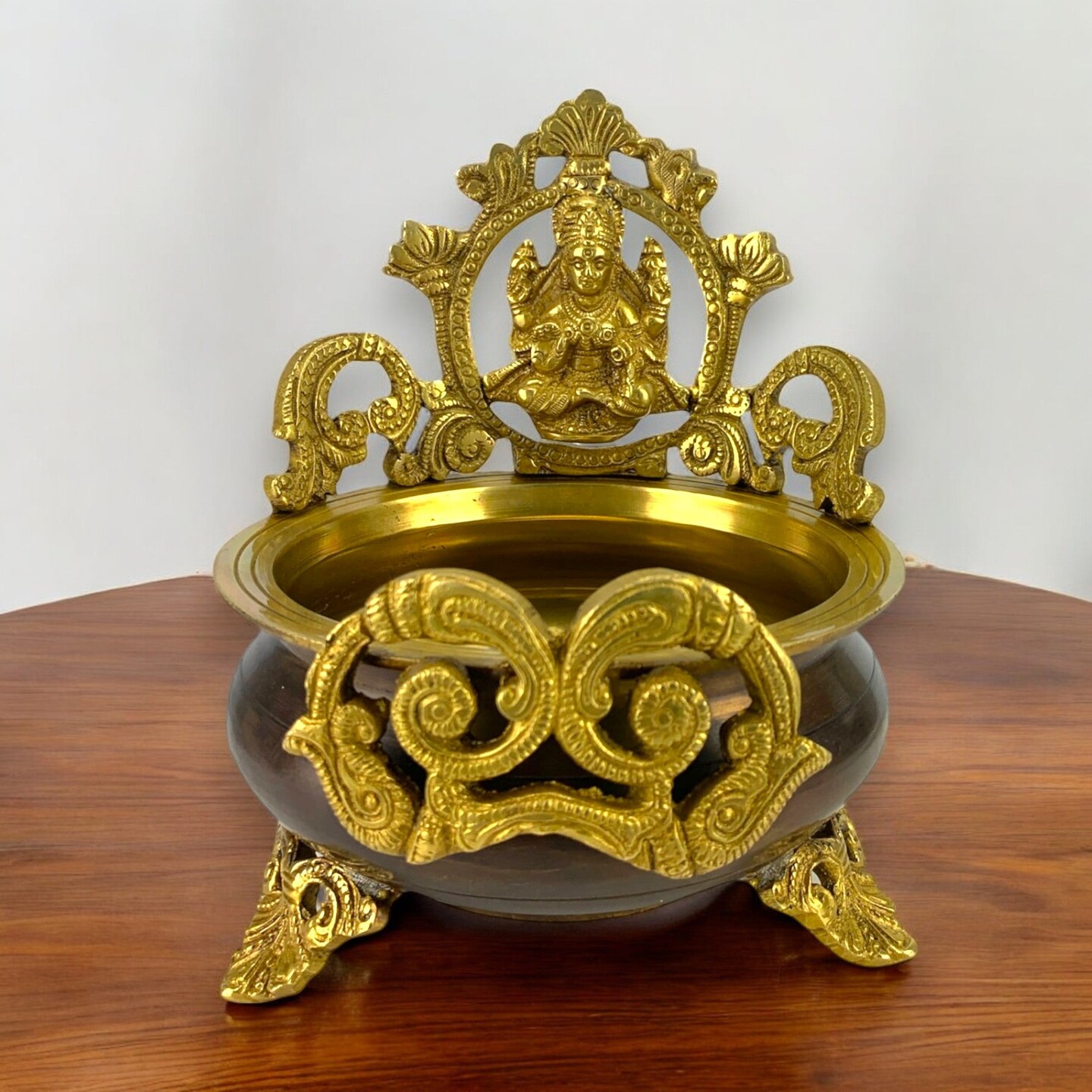 Brass Laxmi Urli Bowl 6.6 Inch &#x2013; Indian Ethnic Lakshmi Urli Bowls for Floating Flowers, Home Temple Decor, Center Table, Pooja Room, Diwali Decoration, Showpiece, Housewarming Gift
