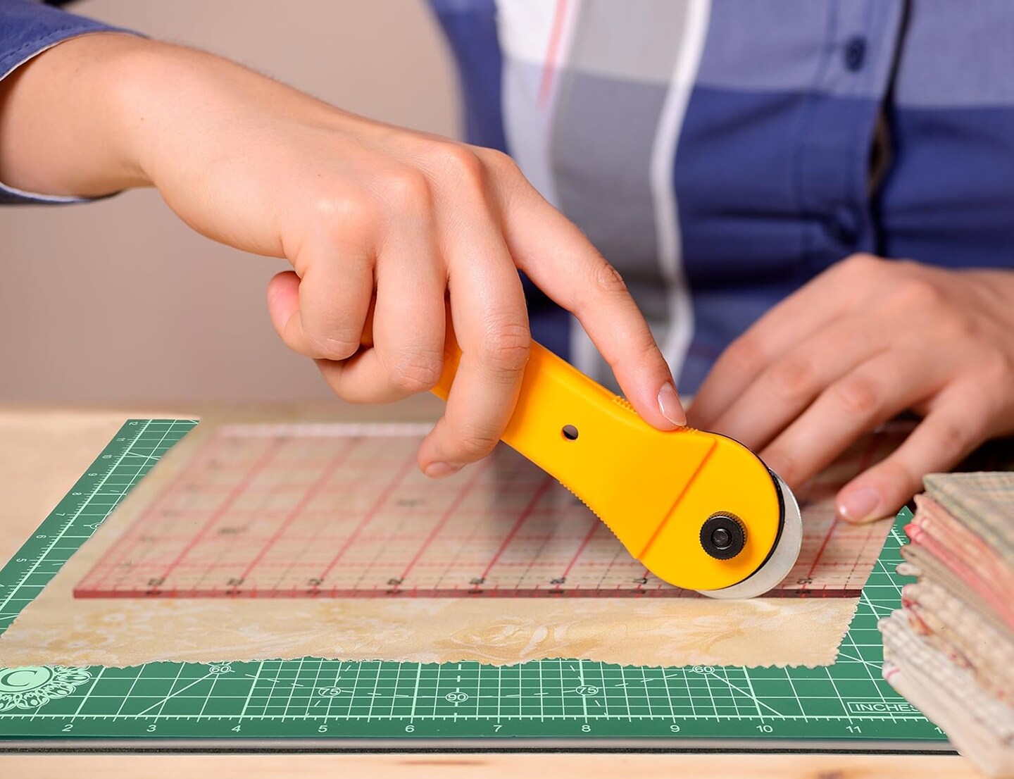 Rotating Rotary Self Healing Cutting Mat 14x14 (13&#x22; Grid), Perfect for Quilting &#x26; Art Projects