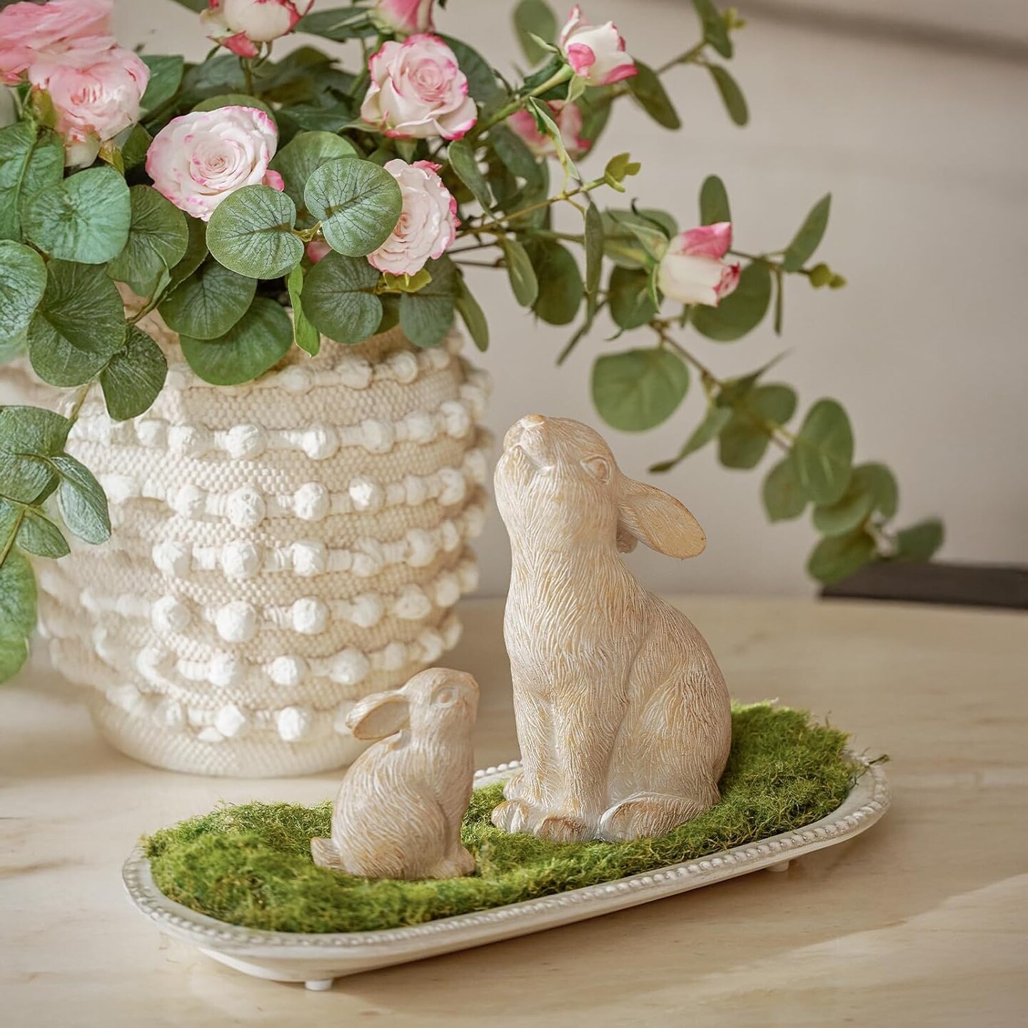 Set of 2 Easter Bunny Figurines, White and Khaki Resin Rabbit Statue, Rabbit Figurines for Spring, Bunny Decorations Easter Ornaments for Home Shelf Coffee Table Decor Gift
