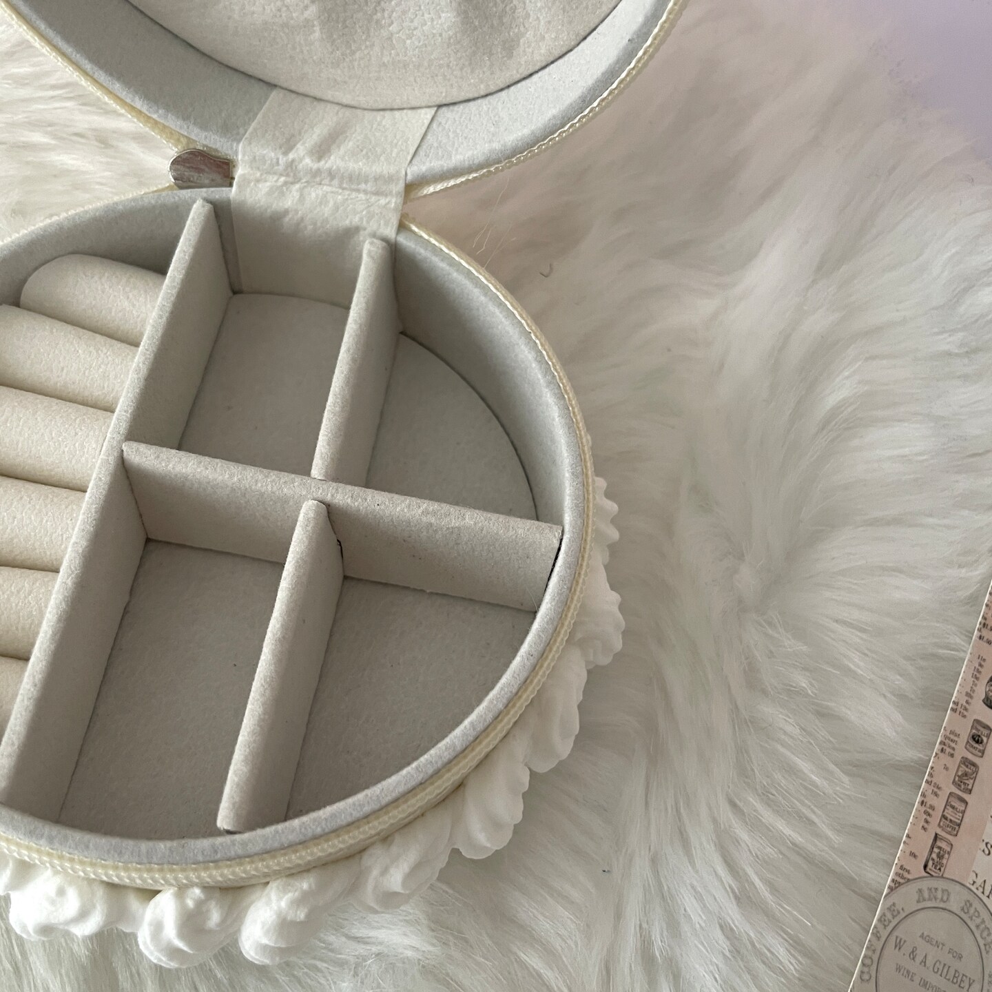 Soft Ribbon Fake Cake Zippered Jewelry Box - Vintage Decor Cake