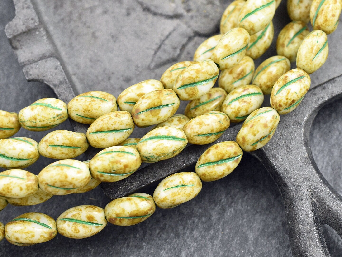 *17* 8x11mm Green Washed Alabaster Picasso Coffee Bean Oval Beads