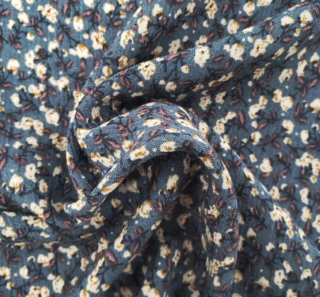 1 Yard Lightweight Rayon Crinkle Fabric for Blouses Dresses Skirts Draping 50/52&#x22; Wide