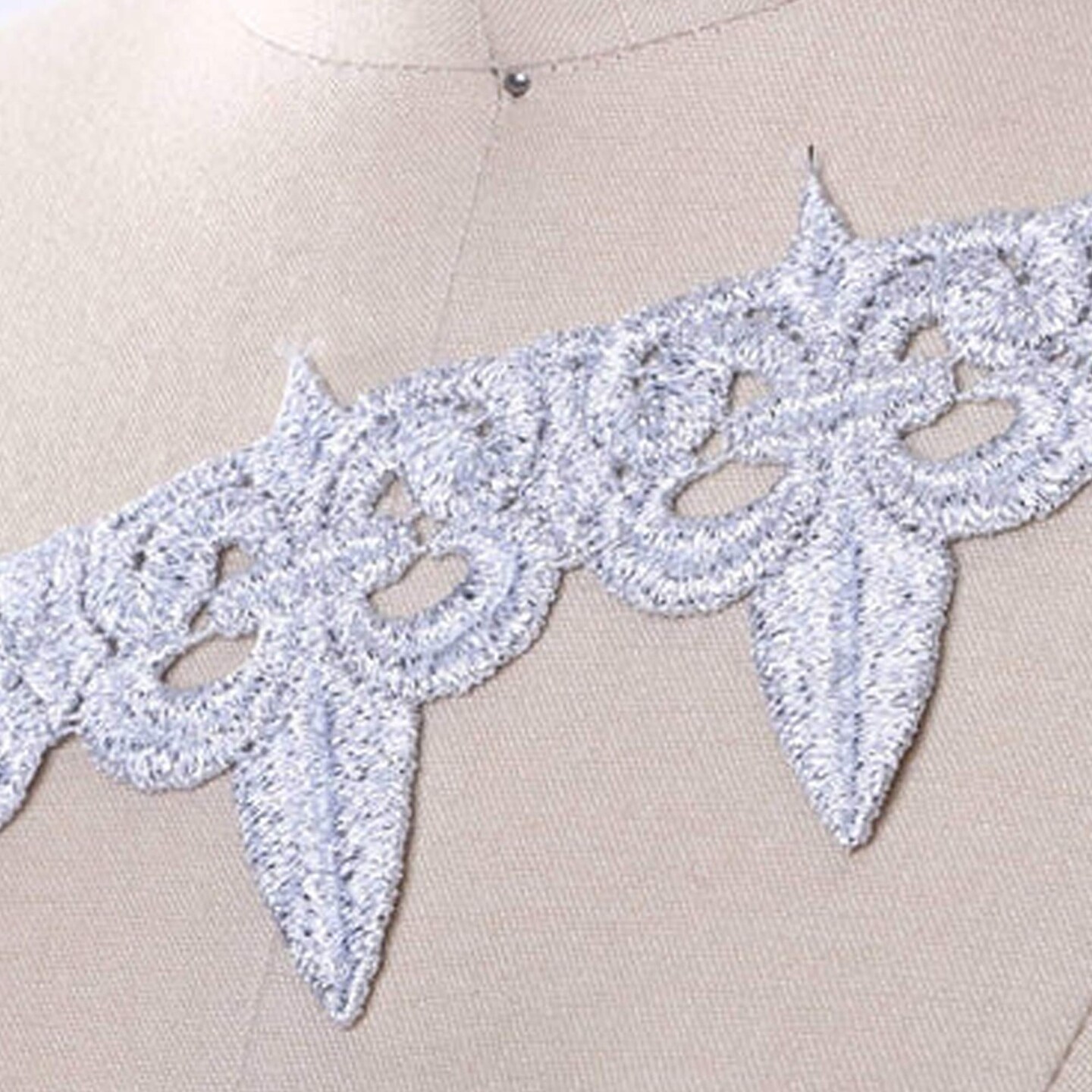 1 Yard Metallic Silver Venice Lace Trim 3.25 Inch Wide for Costumes Crowns and Home Decor