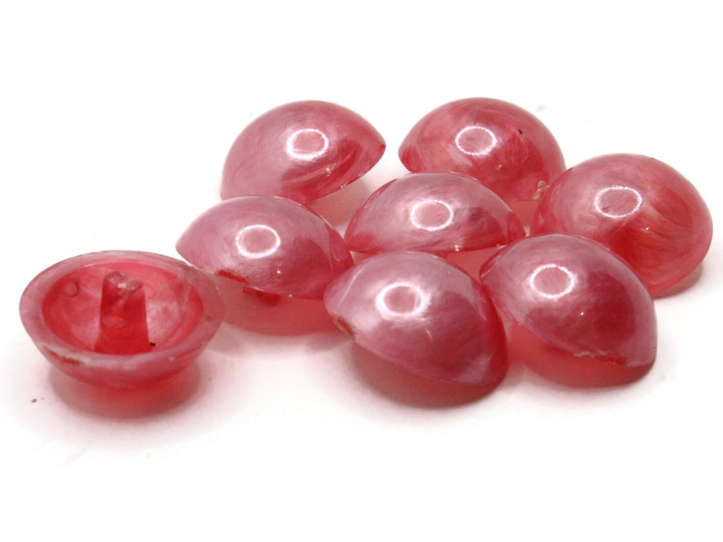 8 18mm Vintage Plastic Round Pink Shank Buttons
