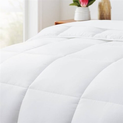 White Polyester King Size Comforter All Seasons Plush Machine Washable