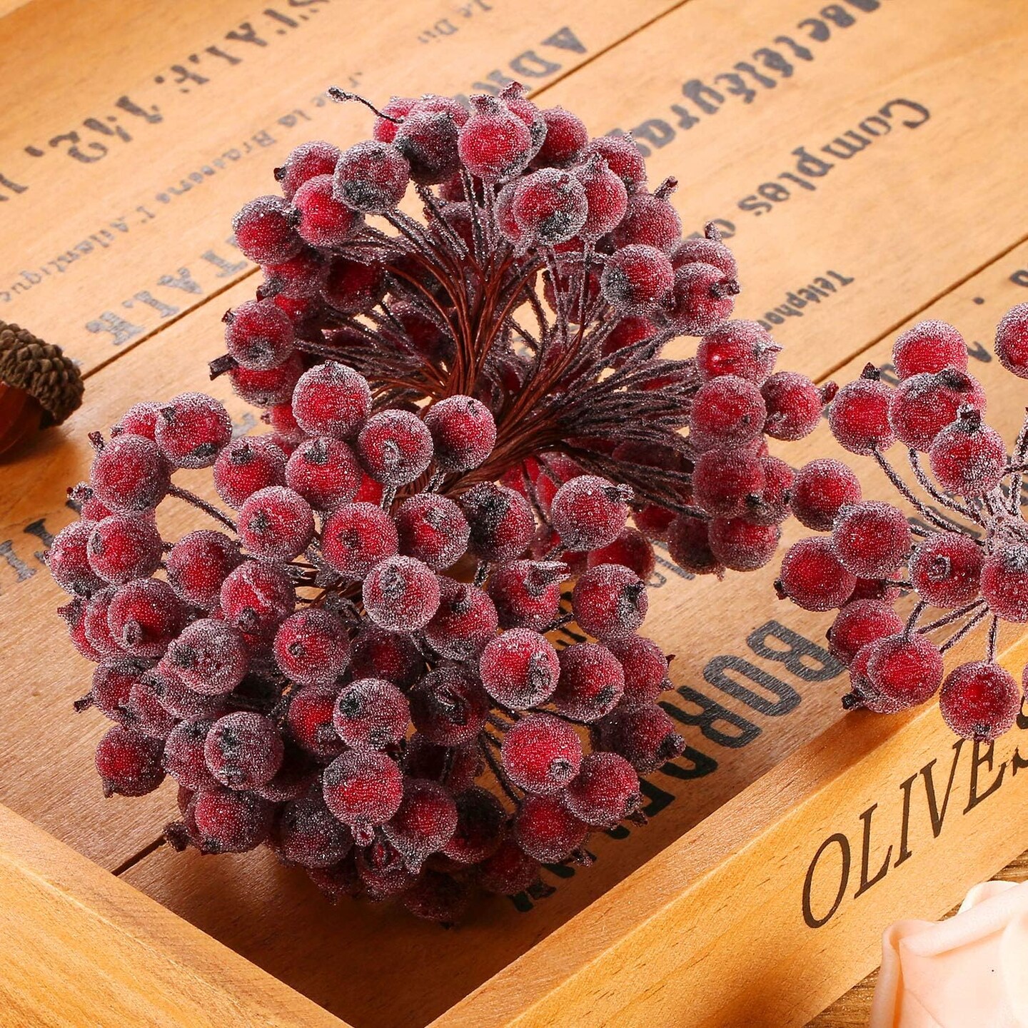 400 Pieces Artificial Berry Stems (Dark Red)