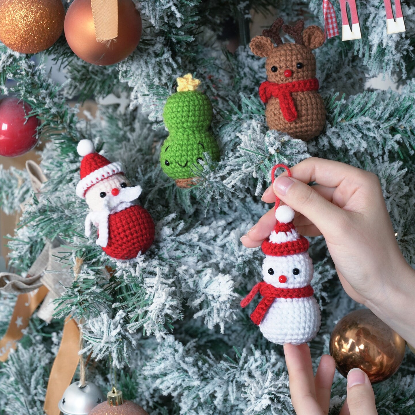 Santa, Reindeer, Christmas Tree and Snowman Amigurumi DIY Crochet Kit Wizardi F07N8-M117