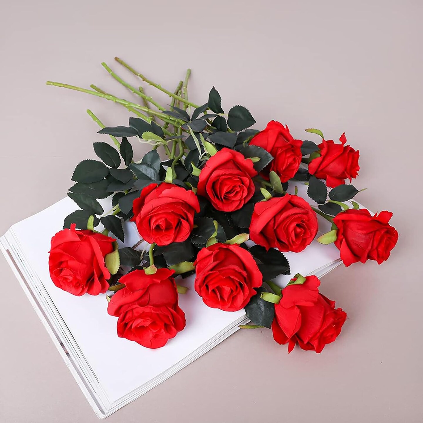 8PCS Red Roses Artificial Flowers Realistic Long Stem Fake Roses Bouquet()