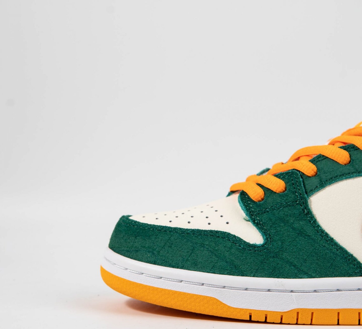NIKE SB Dunk Low 