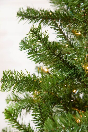 7.5' Aspen Pine Artificial Christmas Tree with 400 Color-Changing Lights