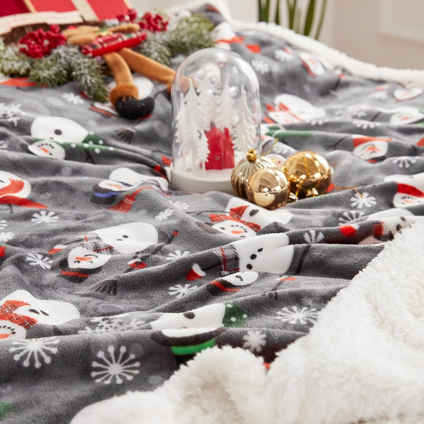 Christmas Throw Blanket, Fuzzy Fluffy Soft Cozy Blanket, Fleece Flannel Plush Microfiber Blanket for Couch Bed Sofa (50&#x22; X 60&#x22;, Snowman)