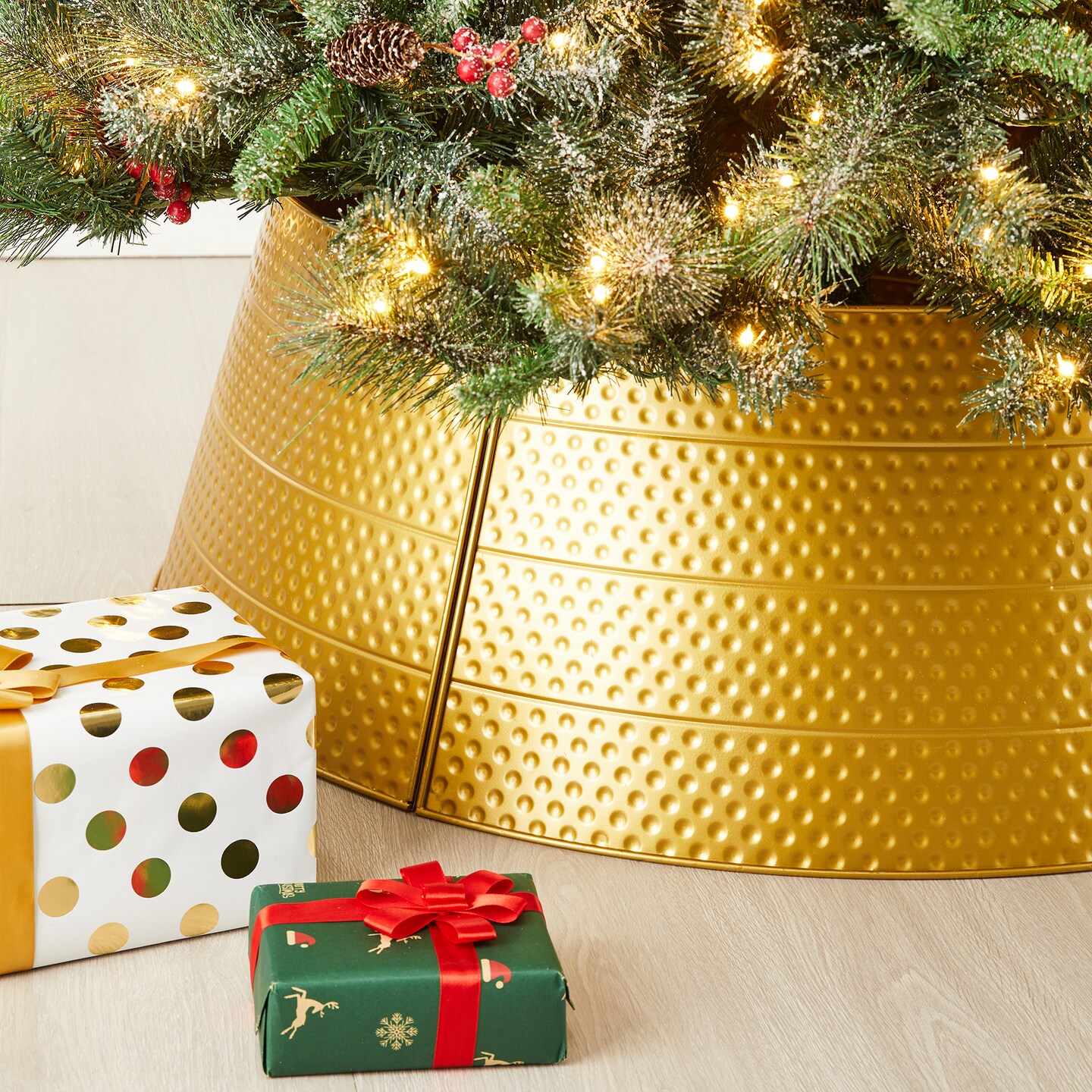 Set of 2 26&#x22;D/40.5&#x22;D Christmas Hammered Metal Tree Collar