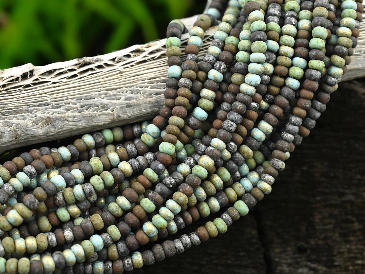 5/0 Aged Matte Jade Jeweled Metallic Mix Seed Beads (20&#x22; Strand)